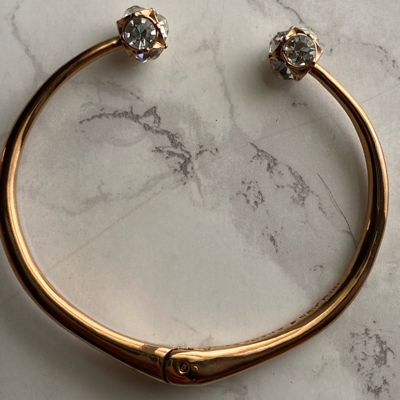 Kate spade lady marmalade open cuff bracelet. Color rose gold . - Picture 1 of 7